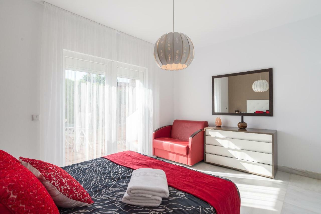Luxury Duplex- 7 Minutes From The Beach 托雷莫利诺斯 外观 照片