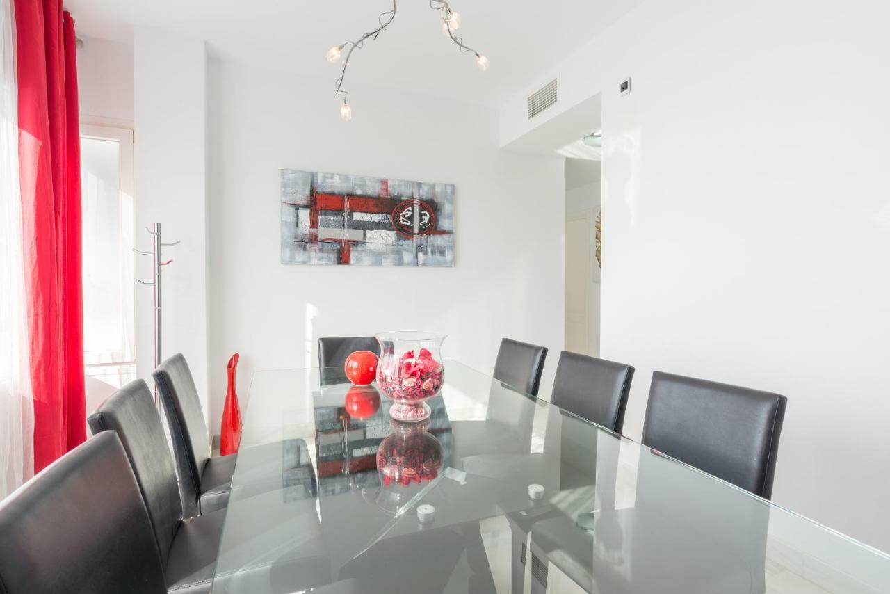 Luxury Duplex- 7 Minutes From The Beach 托雷莫利诺斯 外观 照片