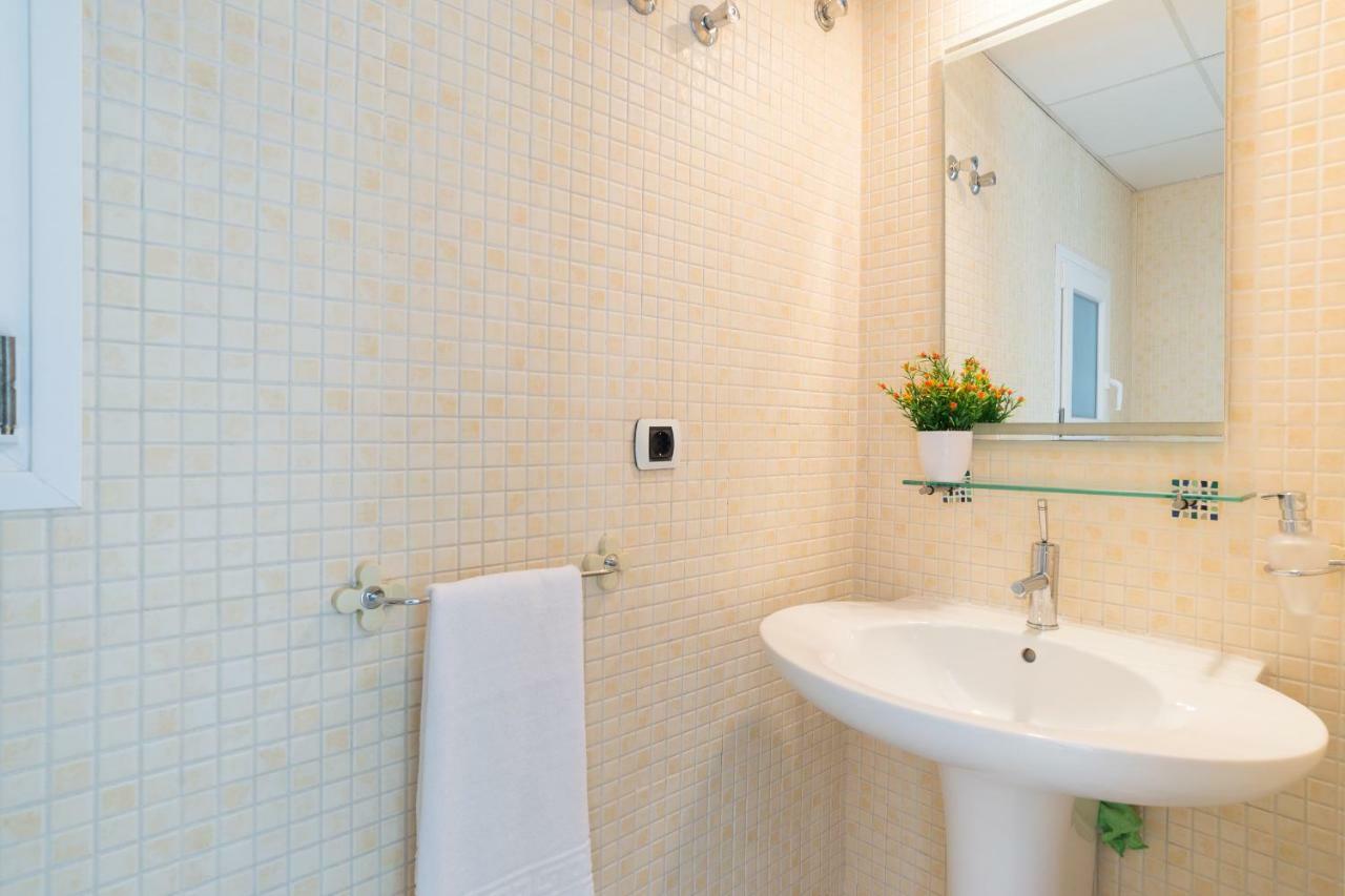 Luxury Duplex- 7 Minutes From The Beach 托雷莫利诺斯 外观 照片