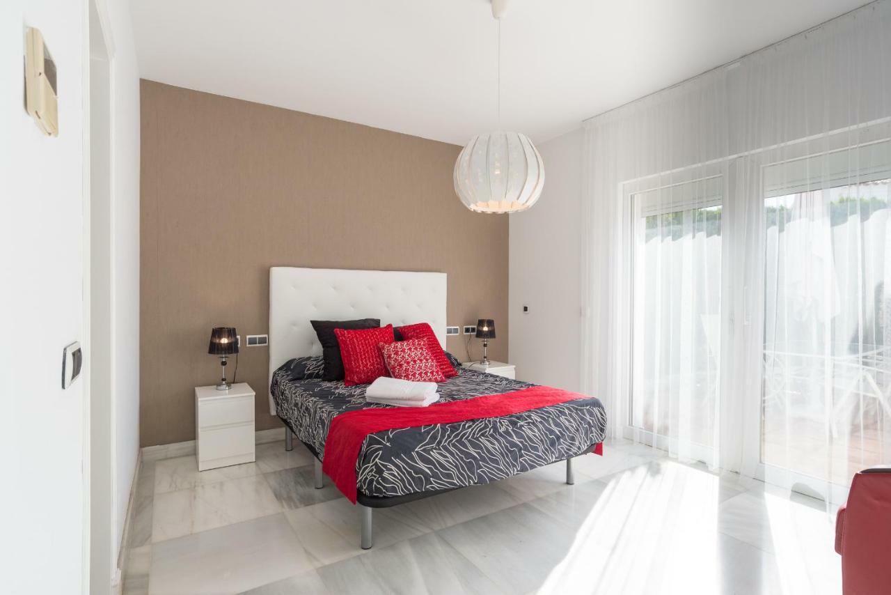 Luxury Duplex- 7 Minutes From The Beach 托雷莫利诺斯 外观 照片