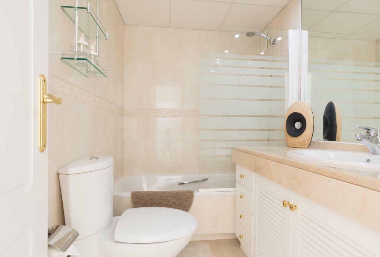 Luxury Duplex- 7 Minutes From The Beach 托雷莫利诺斯 外观 照片
